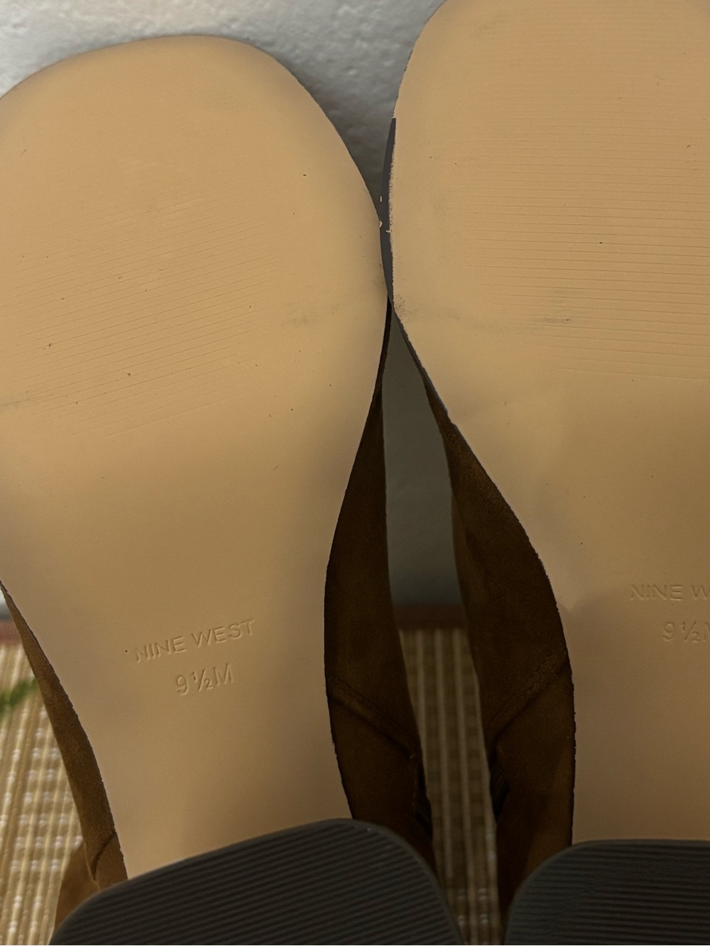 Nine West Woman VELO2 Bootie Size: 9.5M - Picture 4 of 5